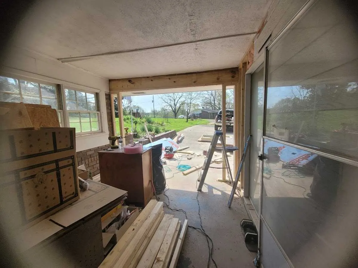 Air movers and dehumidifier for Drying & Dehumidification in Lindstrom